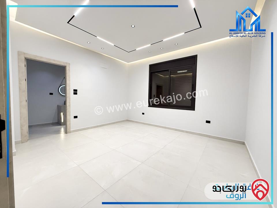 فيلا مساحة 340م على أرض 700م للبيع في اربد