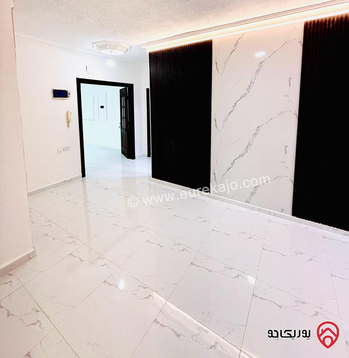 شقة طابق ثاني مساحة 210م للبيع في عمان - طبربور 