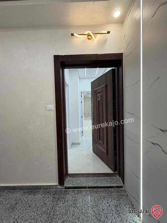 شقة طابق اول مساحة 185 متر سوبر ديلوكس للبيع في عمان - الجبيهة حي المنصور 