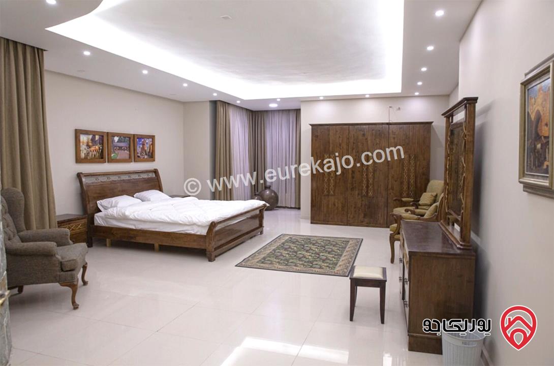 شقة طابقية فخمة مساحة 420م داخلي و 300م خارجي مع مسبح للايجار المفروش في عمان - أم السماق