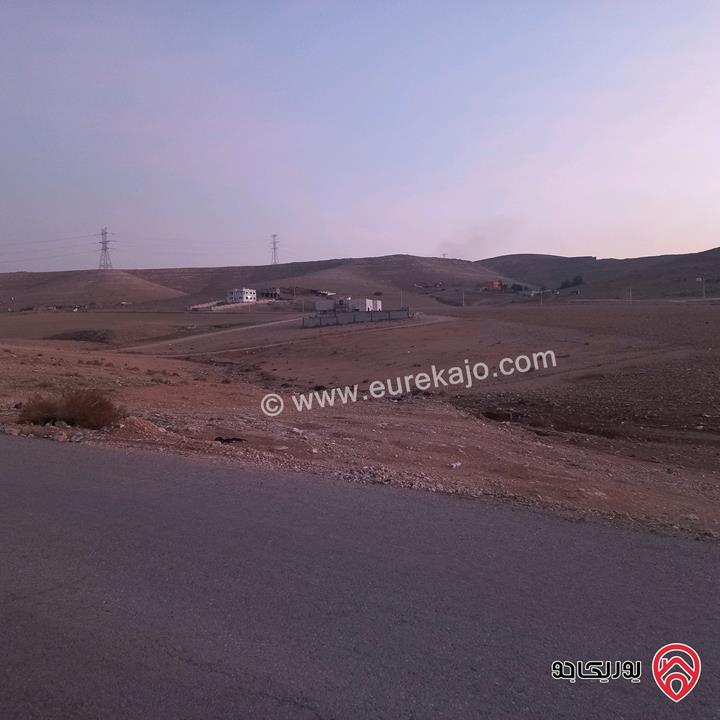 ارض سكنية مساحة 700 متر للبيع في الزرقاء - السخنة