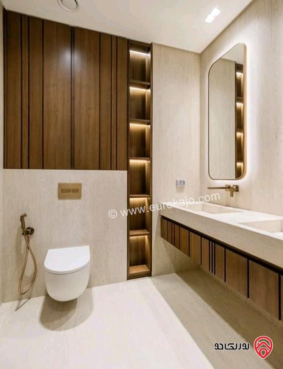 قصر مساحة 1500م على أرض 1800م للبيع في عمان - دابوق