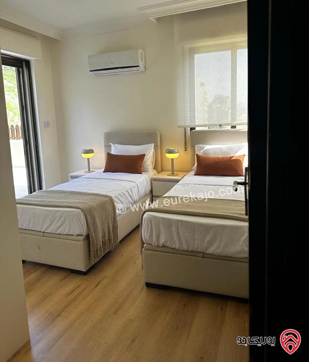 شقة طابق ثالث مساحة 117م مع تراس 88م مفروشة للايجار في عمان - عبدون