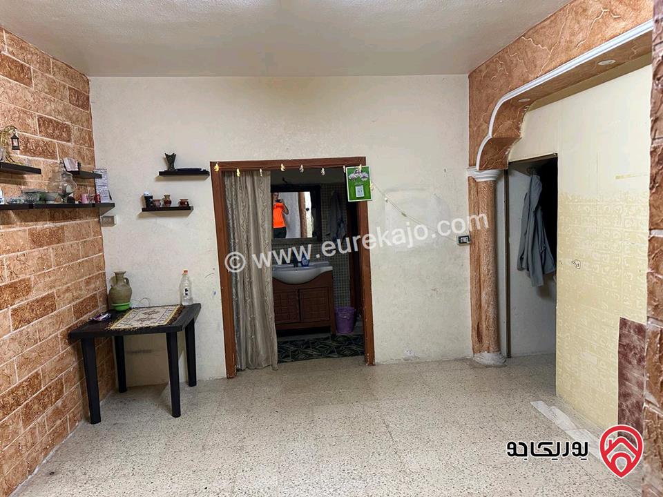 طابق أول مكون من شقتين مساحة 242م للبيع في عمان - اليادودة