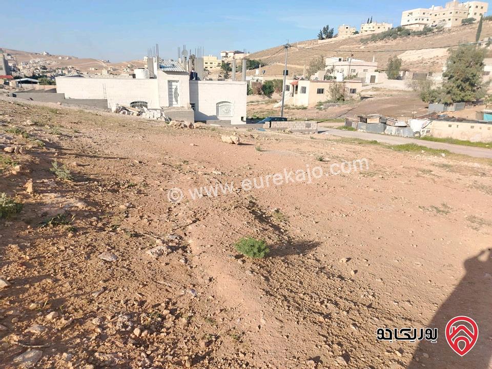 قطعة ارض مساحة 489م للبيع في الزرقاء حي الأحمد قرب سجن بيرين 