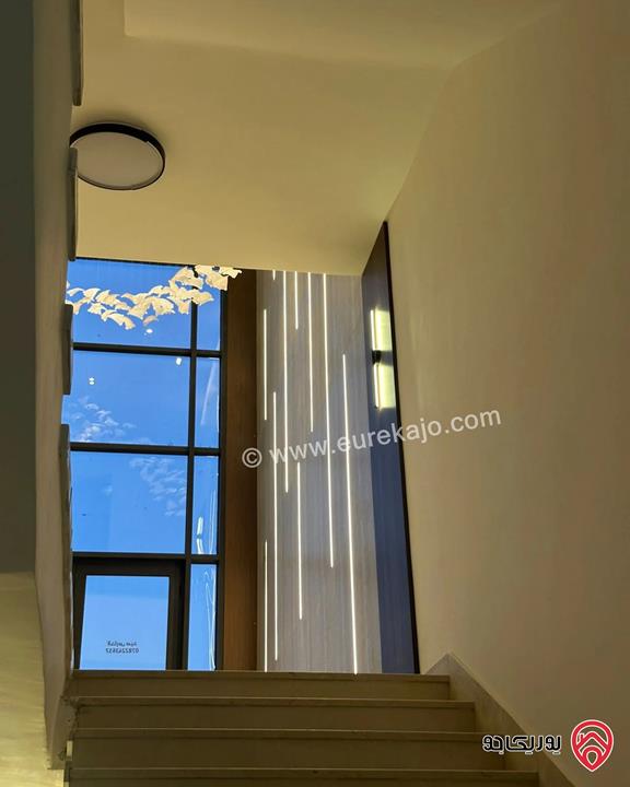 شقة فاخرة أرضية مساحة 205م للبيع في عمان - الظهير