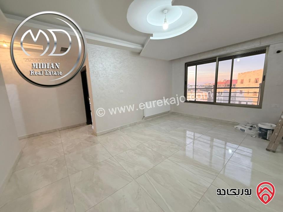 شقة فارغة مساحة 180م طابق ثالث للايجار في عمان - خلدا تشطيبات ديكورات سوبر ديلوكس اطلالة رائعة