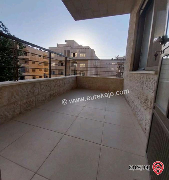 شقة مساحة 260م سوبر ديلوكس طابق اخير مع روف للبيع في عمان - الرابية بسعر مغري جداً 