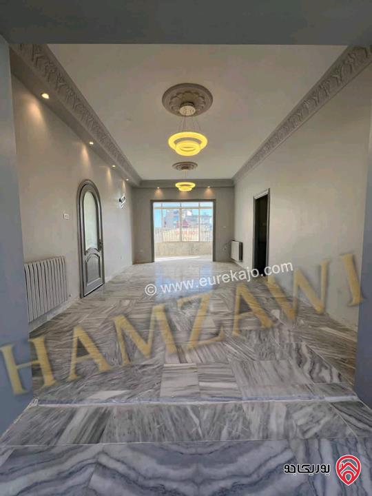 شقة طابق ثاني مساحة 250م للايجار في عمان - ام اذينة