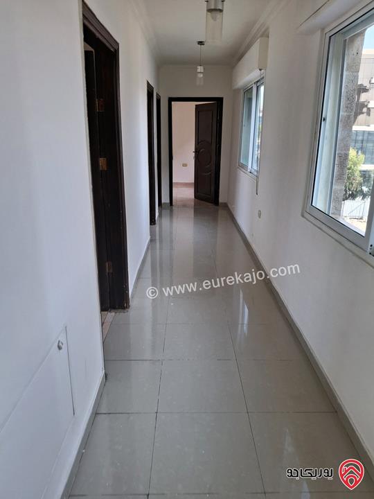 شقة مساحة 125م طابق ثالث للايجار في عمان - الرابية 