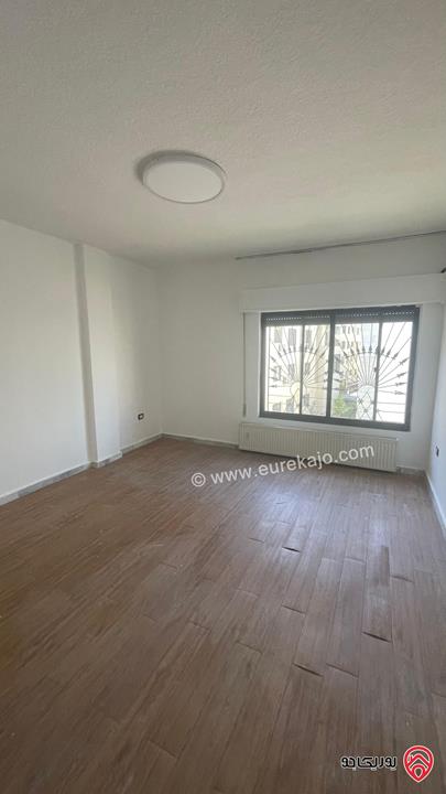 شقة طابق ثاني مساحة 260م للايجار في عمان - خلدا 