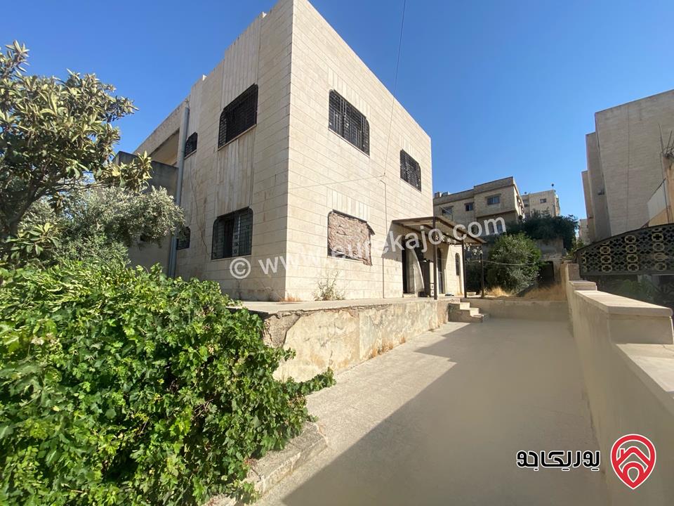 منزل مساحة 450م على أرض 915م للبيع في عمان - ابو علندا