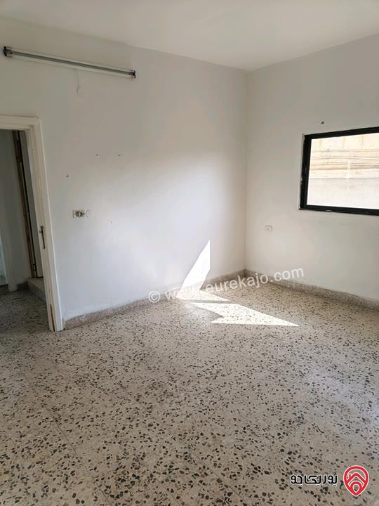 شقة طابق أول مساحة 115م للايجار في الزرقاء - حي رمزي