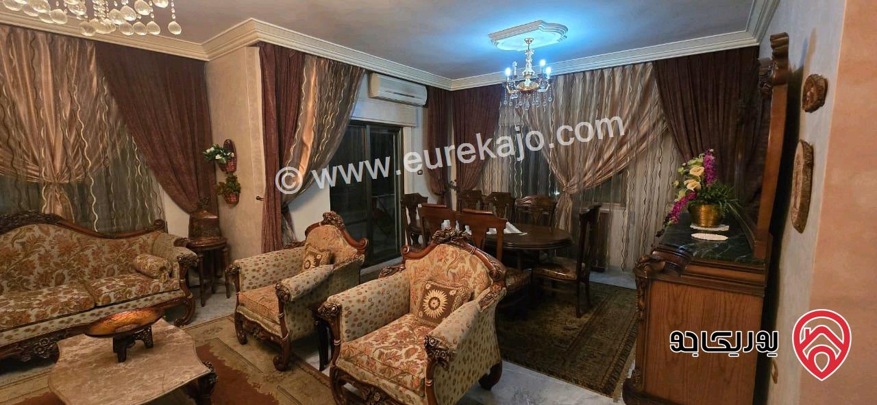 شقة فاخرة طابق ثالث مساحة 180م مع الأثاث كامل للبيع في عمان - الرابية 