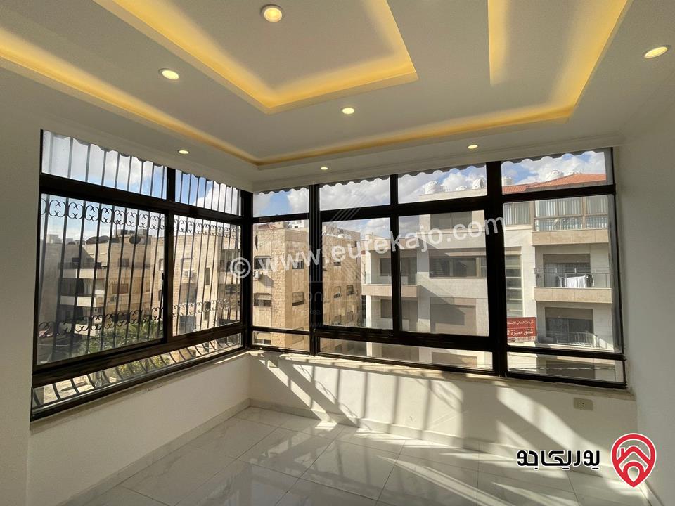 شقة فاخرة مساحة 342م طابق ثالث للبيع في عمان - الشميساني