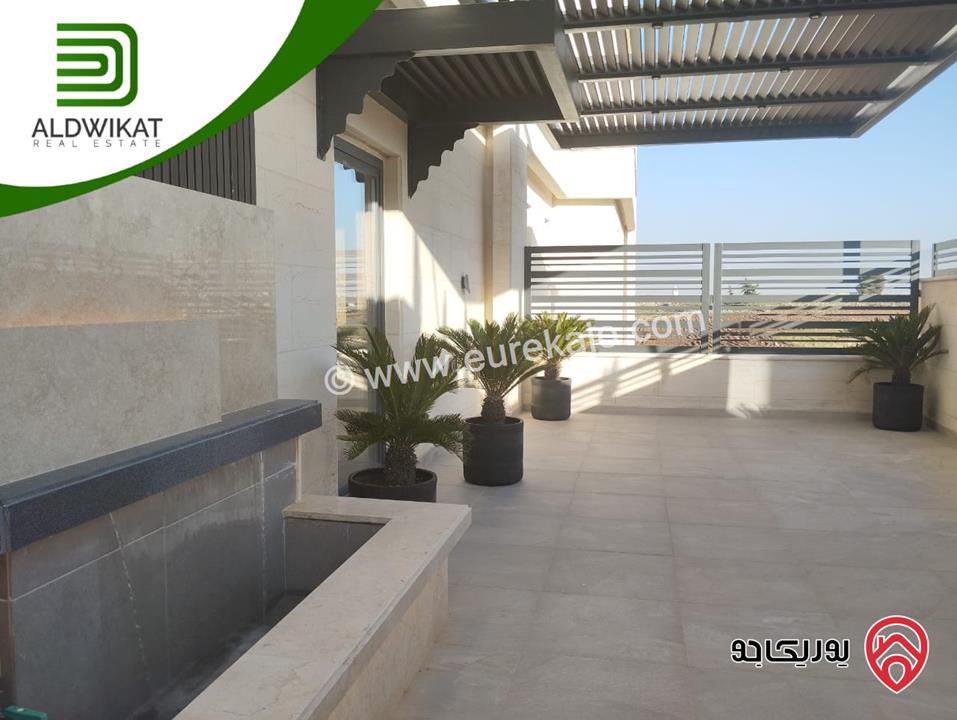 شقة للبيع في عمان - حجار النوابلسة طابق شبه ارضي مساحة البناء 365م ومساحة الترس 150م ومساحة الحديقة 40م