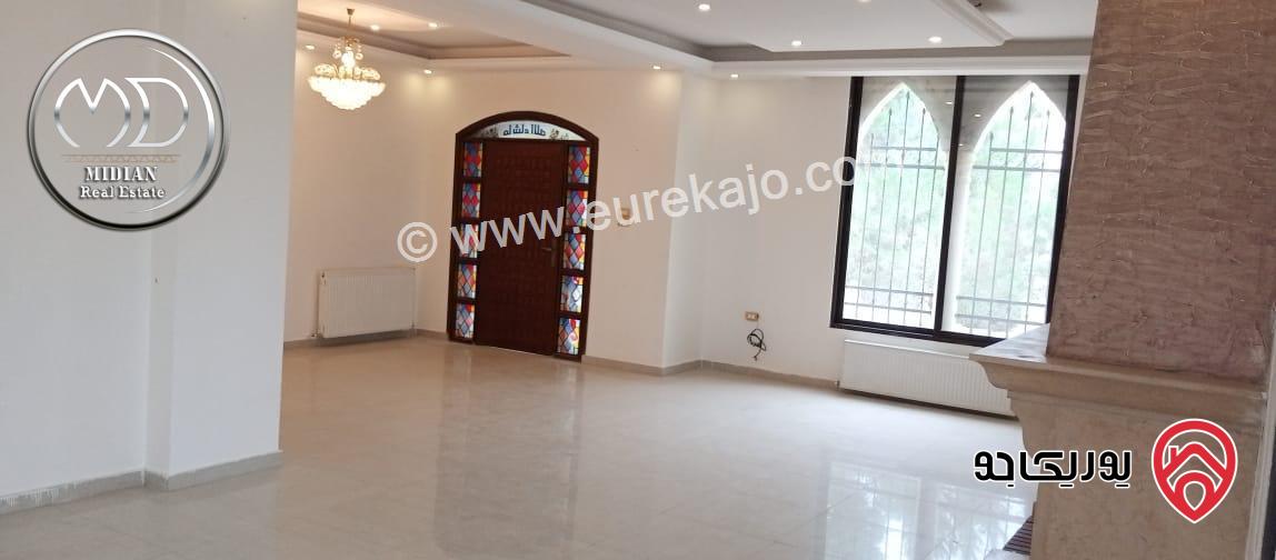 فيلا للبيع في عمان - ضاحية الرشيد مساحة 260م مع تراسات و حدائق تشطيبات سوبر ديلوكس بسعر مميز جداً