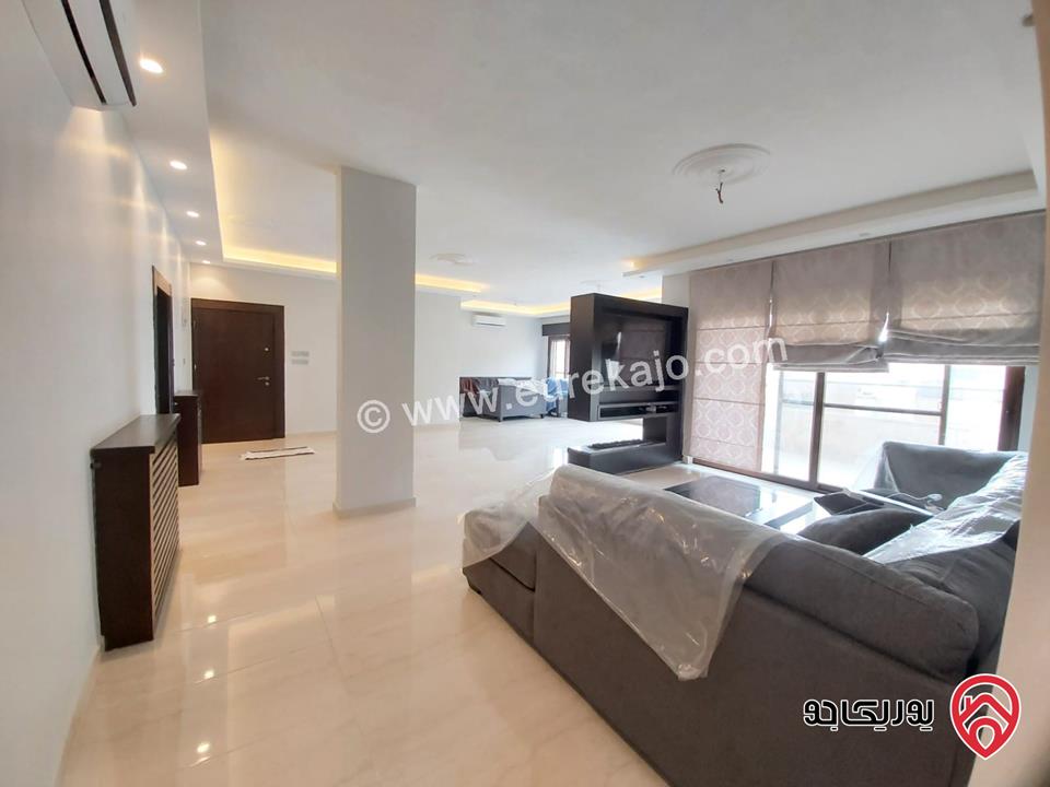 شقة طابق ثاني مساحة 200م للبيع  في عمان - ام اذينة