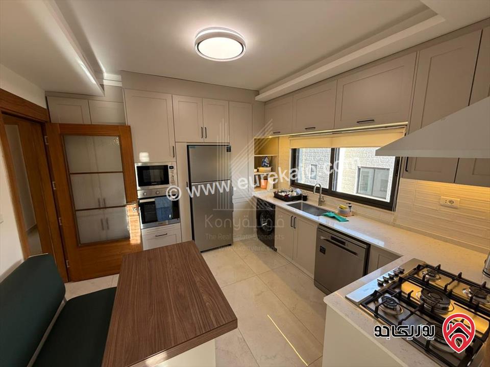 شقة مفروشة طابق ثالث مساحة 130م للايجار في عمان - أم اذينة