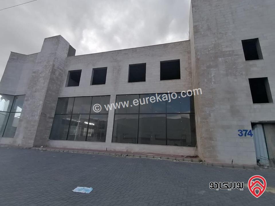 مجمع تجاري بناء 2900م على مساحة أرض واسعة تزيد عن 4 دونم للبيع في المقابلين – شارع القدس – تحت التشطيب