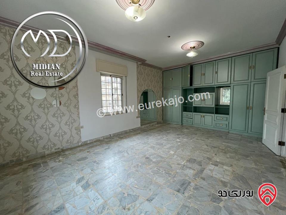 فيلا مستقلة فارغة أو مفروشة للايجار في عمان - ام السماق مساحة 750م مع تراسات و حدائق تصلح تجاري أو روضة أو حضانة