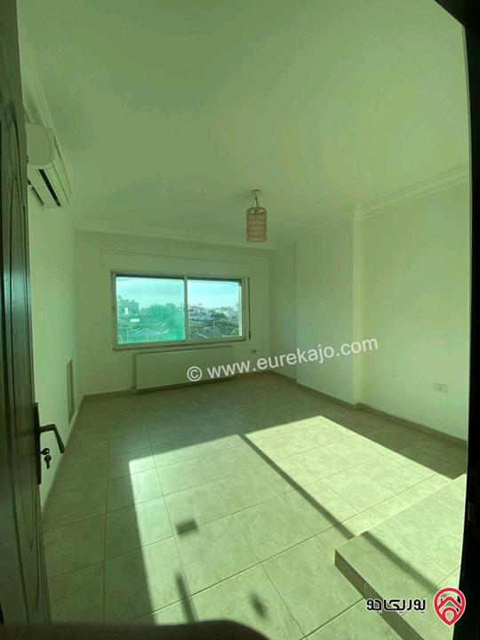 شقة طابقية مساحة 240م للإيجار فارغة في عمان - السابع