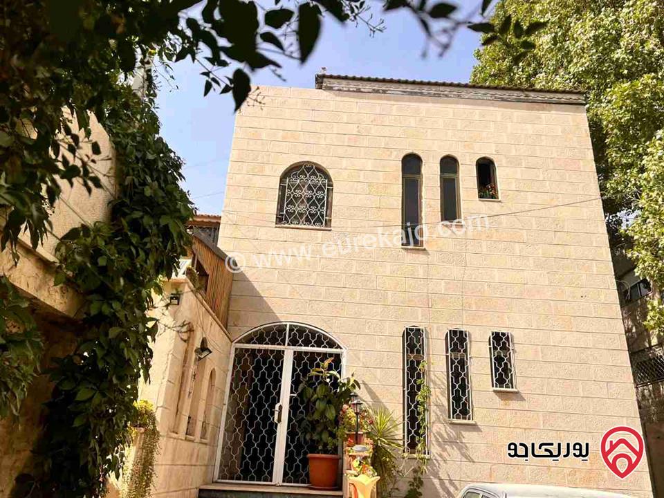 فيلا قديمة مساحة 500م على أرض 732م للبيع من المالك مباشرة في عمان - الدوار السابع