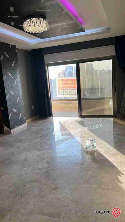 شقة مساحة 180م مع روف 100م للبيع في عمان - ام أذينة