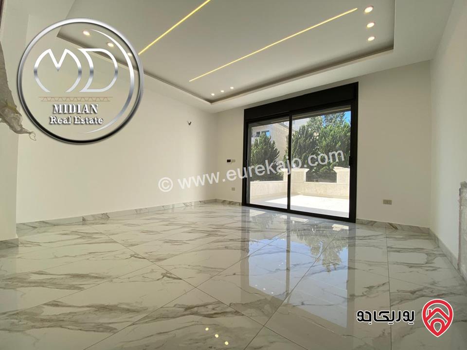 شقة دوبلكس ارضية للبيع في عمان - خلدا مساحة 315م مع ترس وحديقة 150م تشطيبات و ديكورات عصرية فاخرة جديدة لم تسكن