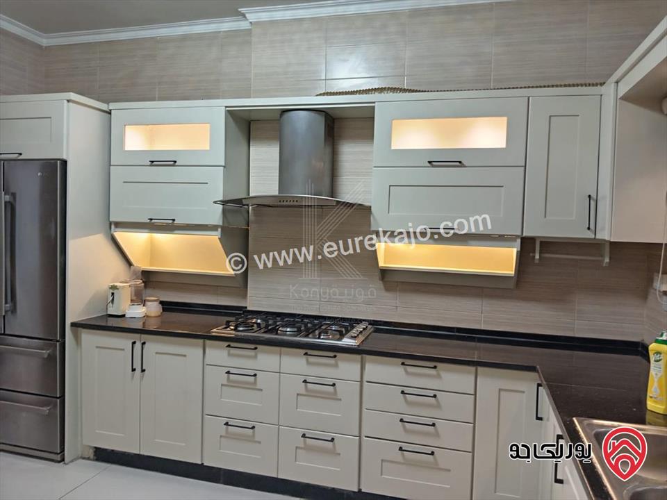 شقة تسوية مساحة 180م داخلي و 200م خارجي مفروشة للايجار في عمان - عبدون