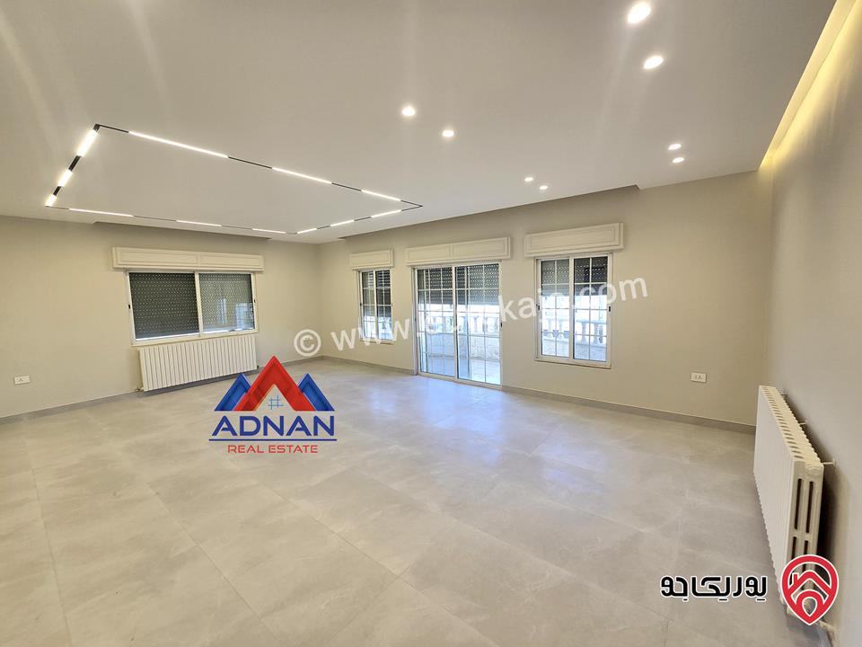 شقة طابقية مساحة 300م طابق ثاني للإيجار الفارغ مجددة بالكامل في عمان - الصويفية