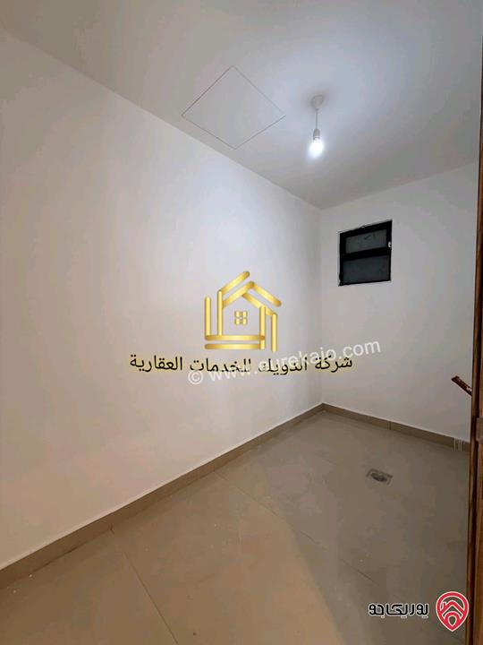 شقة طابق ثالث مساحة 240م للايجارفي عمان - خلدا