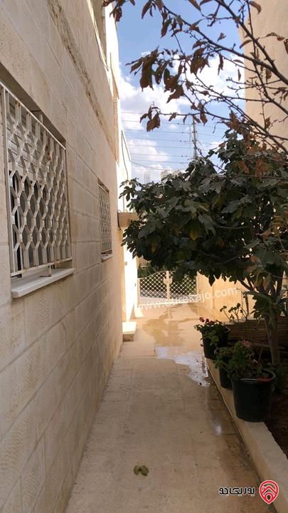 منزل مساحة 162م على أرض 320م للبيع في عمان - ابو نصير خلف مسجد حليمة الريان