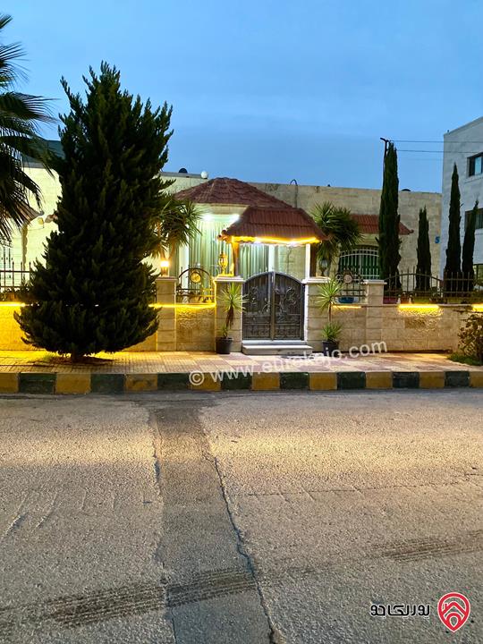 بيت مستقل مساحة 420م على أرض 760م للبيع في عمان - ابو علندا اسكان الكهربا 