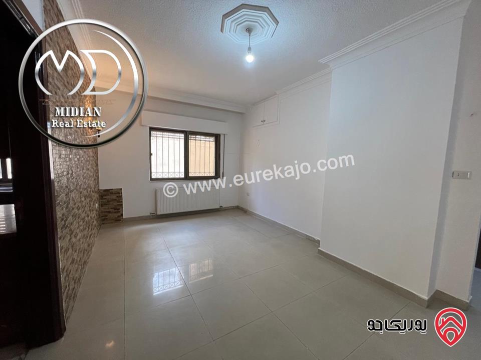 شقة شبه ارضي للبيع في عمان - ضاحية الرشيد مساحة 165م مع ترس و حديقة 50م سوبر ديلوكس بسعر مميز