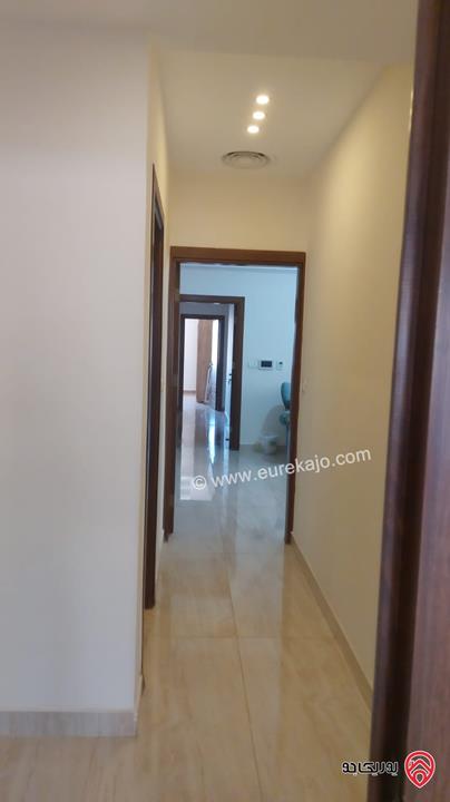 شقة مساحة 190م داخلي و 50م خارجي للبيع في عمان - دير غبار