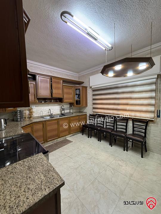 فيلا دوبلكس مساحة 300م على أرض 480م للبيع في مغاريب السلط 