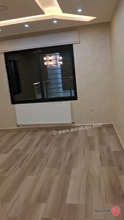 شقة فارغة مساحة 220م طابق ثاني للايجار سوبر ديلوكس جديدة لم تسكن بعد بسعر مميز في عمان - الرابية