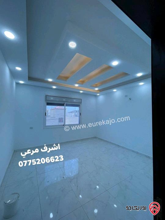 شقة طابق أول مساحة 180م مع ترس لم تسكن للبيع في الزرقاء الجديدة