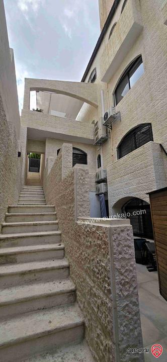 رابط الفيديو - شقة تربلكس مساحة 469م داخلي و 150م خارجي للبيع في عمان - عبدون