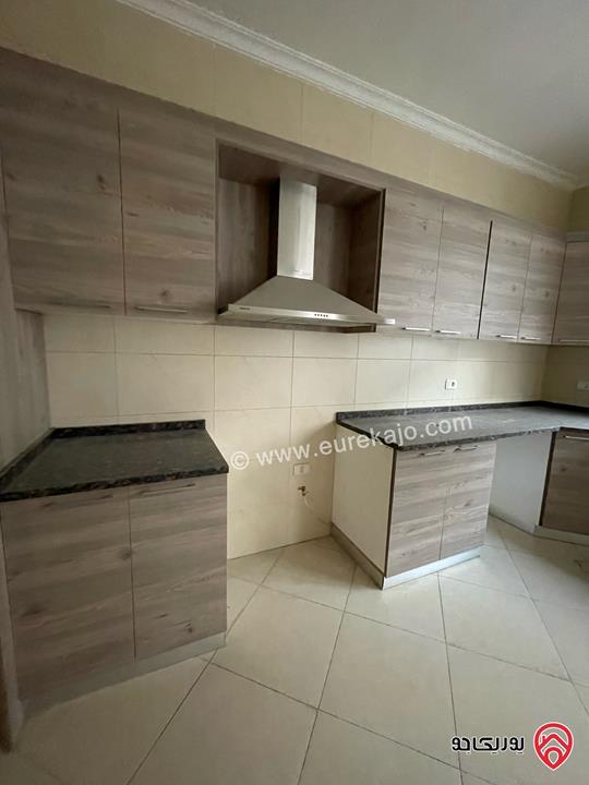 شقة سوبر ديلوكس مساحة 240م طابق ثاني للإيجار في عمان - الكرسي