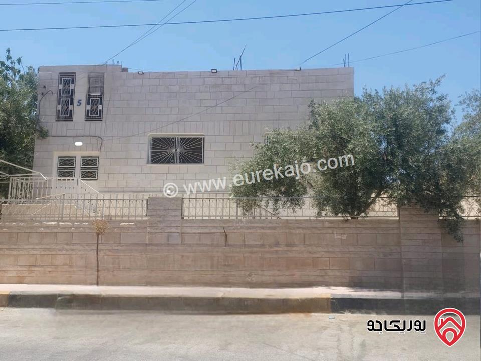 منزل مستقل مساحة 300م على أرض 478م للبيع في الزرقاء - قرب دوار البتراوي 