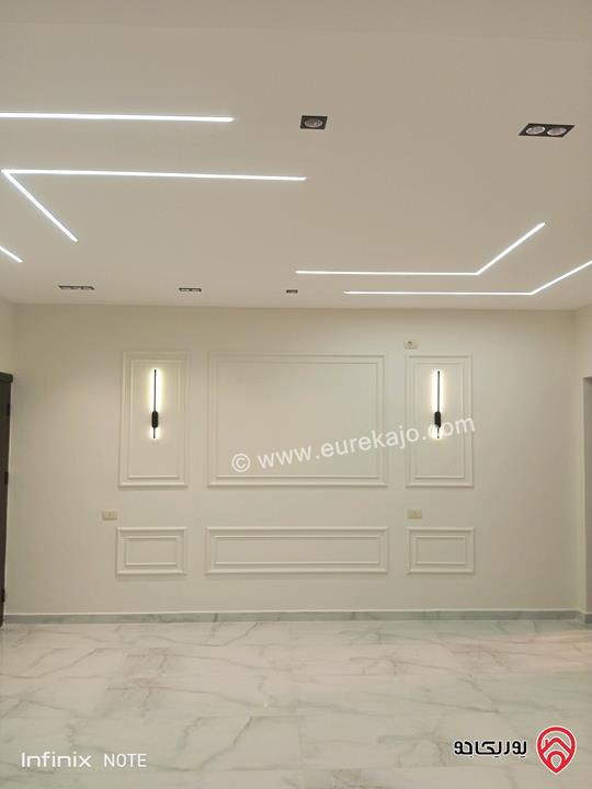 فيلا طابقين مساحة 340م على أرض 319م للبيع في الزرقاء - شومر 