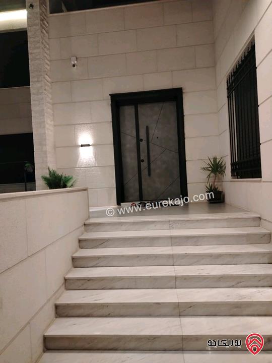 فيلا فخمة مساحة 600م على أرض 560م للبيع في عمان - البنيات طريق المطار