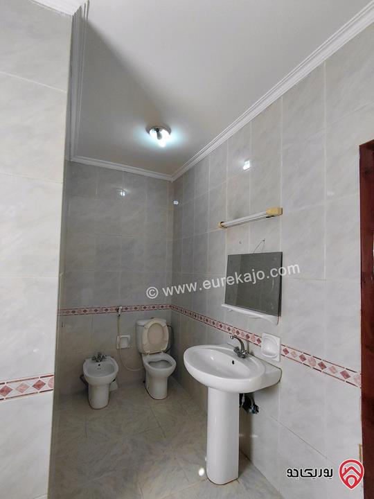 شقة فارغة أرضية مساحة 400م داخلي و 200م خارجي للايجار في عمان - خلدا 