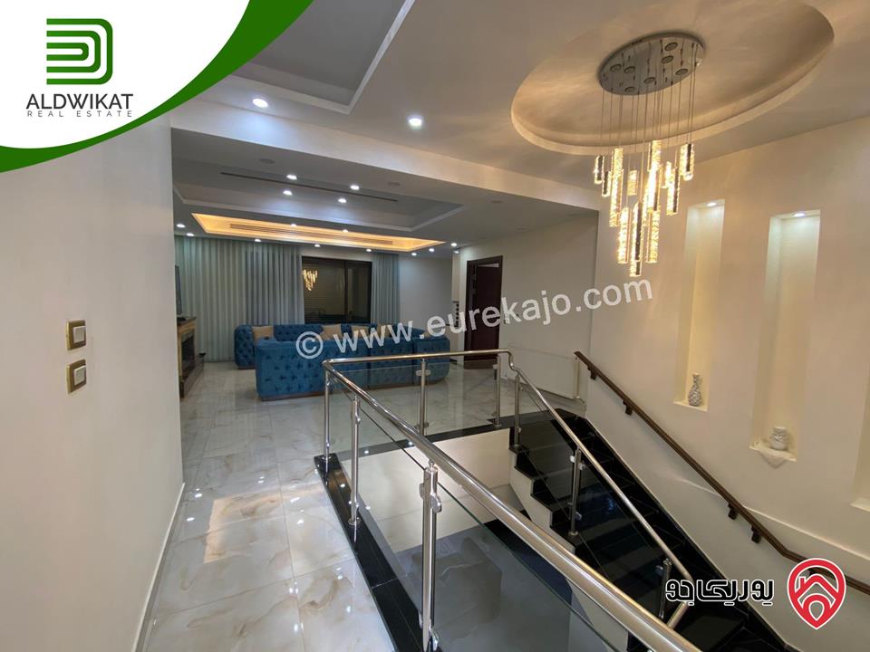 فيلا مستقلة للبيع في عمان - على طريق المطار / الغباشية مساحة البناء 1000م ومساحة الارض 1240م موقع مميز على شارعين