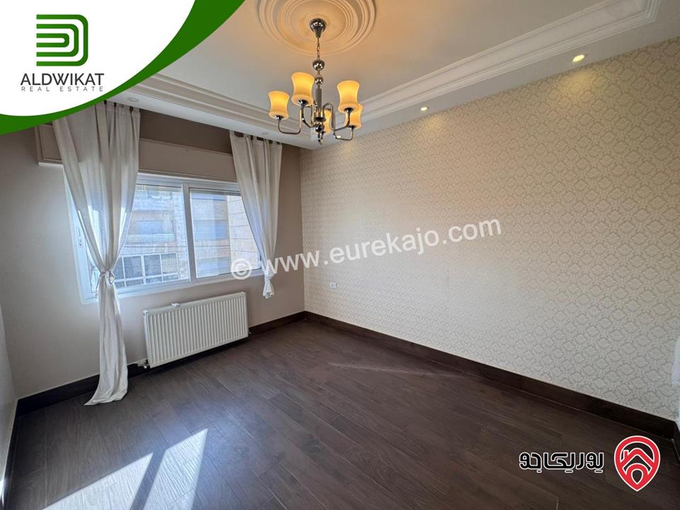 شقة طابق ثاني طابقية للبيع في عمان - دير غبار مساحة 265م ومساحة الترس 10م موقع اطلالة