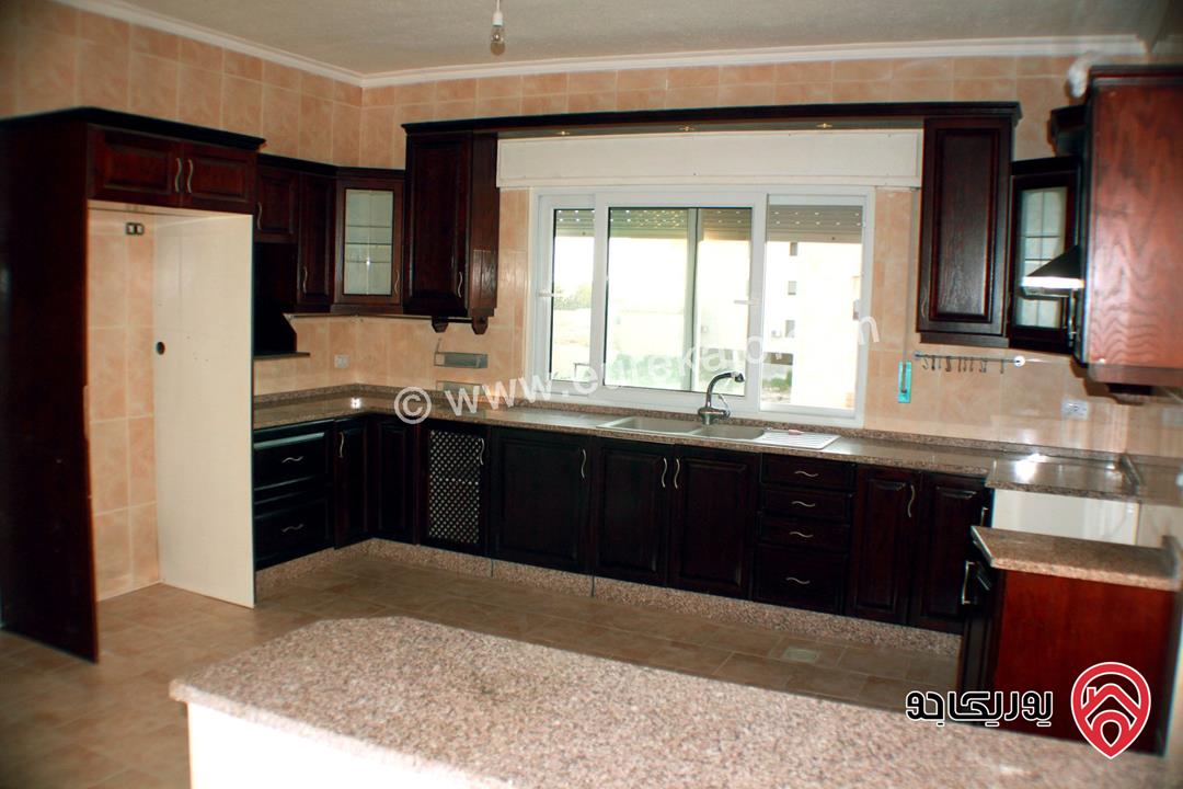 شقة مساحة 200م طابق ثالث للبيع في عمان - مرج الحمام