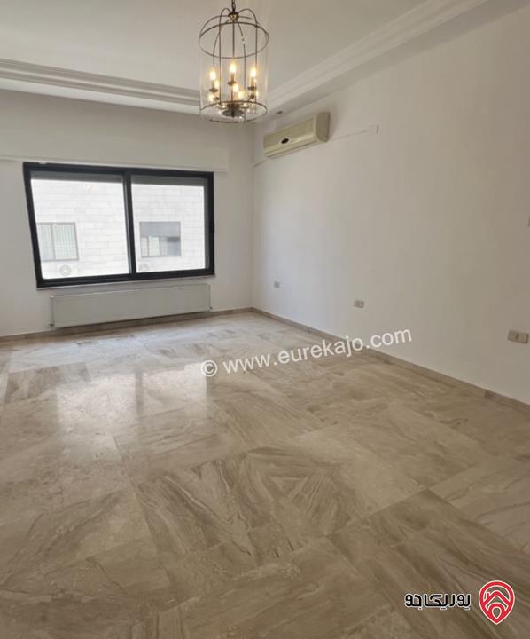 شقة فاخرة مساحة 190م طابق أول للبيع في عمان - ام السماق