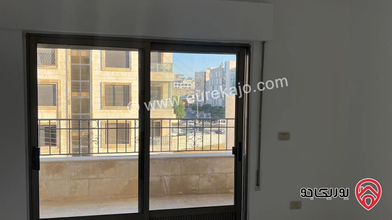 شقة طابق ثالث مساحة 221م للبيع في عمان - بين الدوار السادس و السابع نهاية شارع المدينة المنورة
